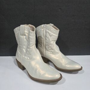 Coconut Pistol Elegant White Western Cowboy Ankle Boots Sz.9.5M